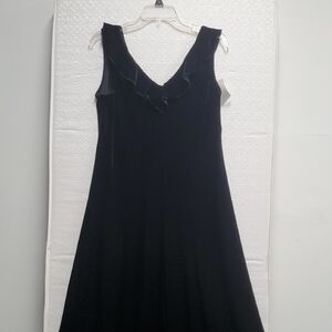 Elegant Black Sleeveless Dress